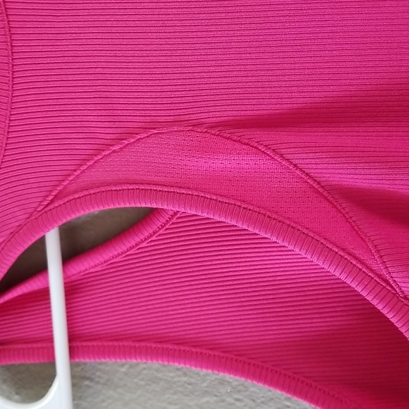 Box 20 Under Armour Racer Back Ribbed Tank Top - Picture 5 of 6